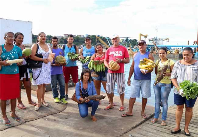 Agricultor do PAA faz entrega da produção a prefeitura